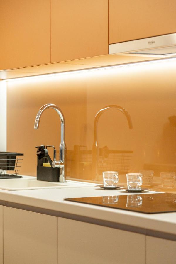 Luxurious Minimalist Residence With Sauna By Prestige Homes Budapest Luaran gambar