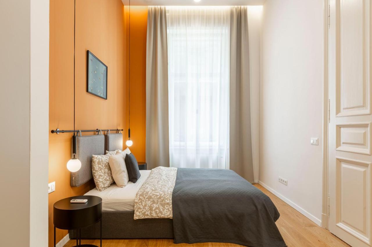 Luxurious Minimalist Residence With Sauna By Prestige Homes Budapest Luaran gambar