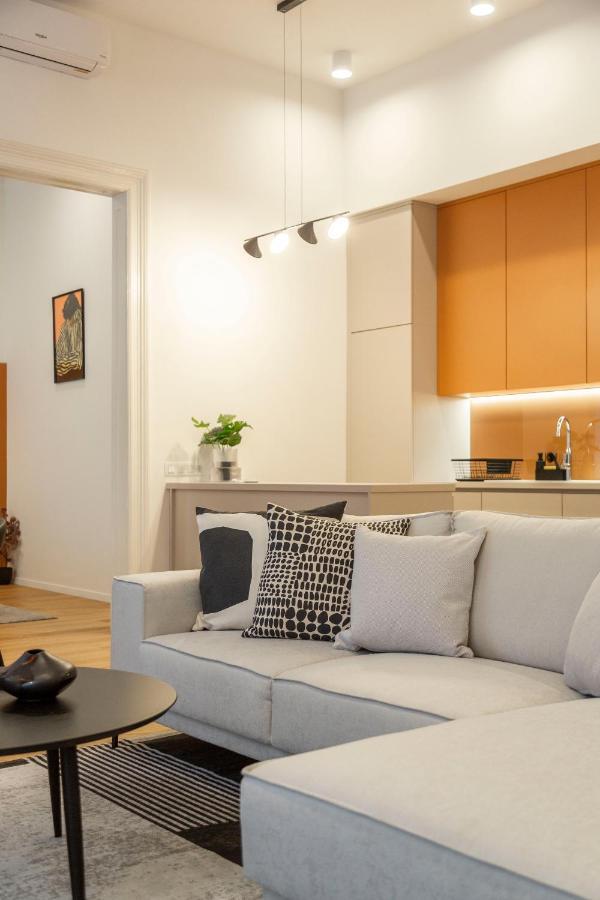 Luxurious Minimalist Residence With Sauna By Prestige Homes Budapest Luaran gambar