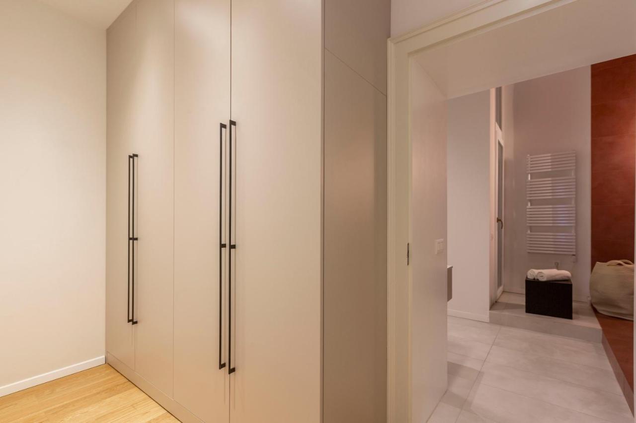 Luxurious Minimalist Residence With Sauna By Prestige Homes Budapest Luaran gambar