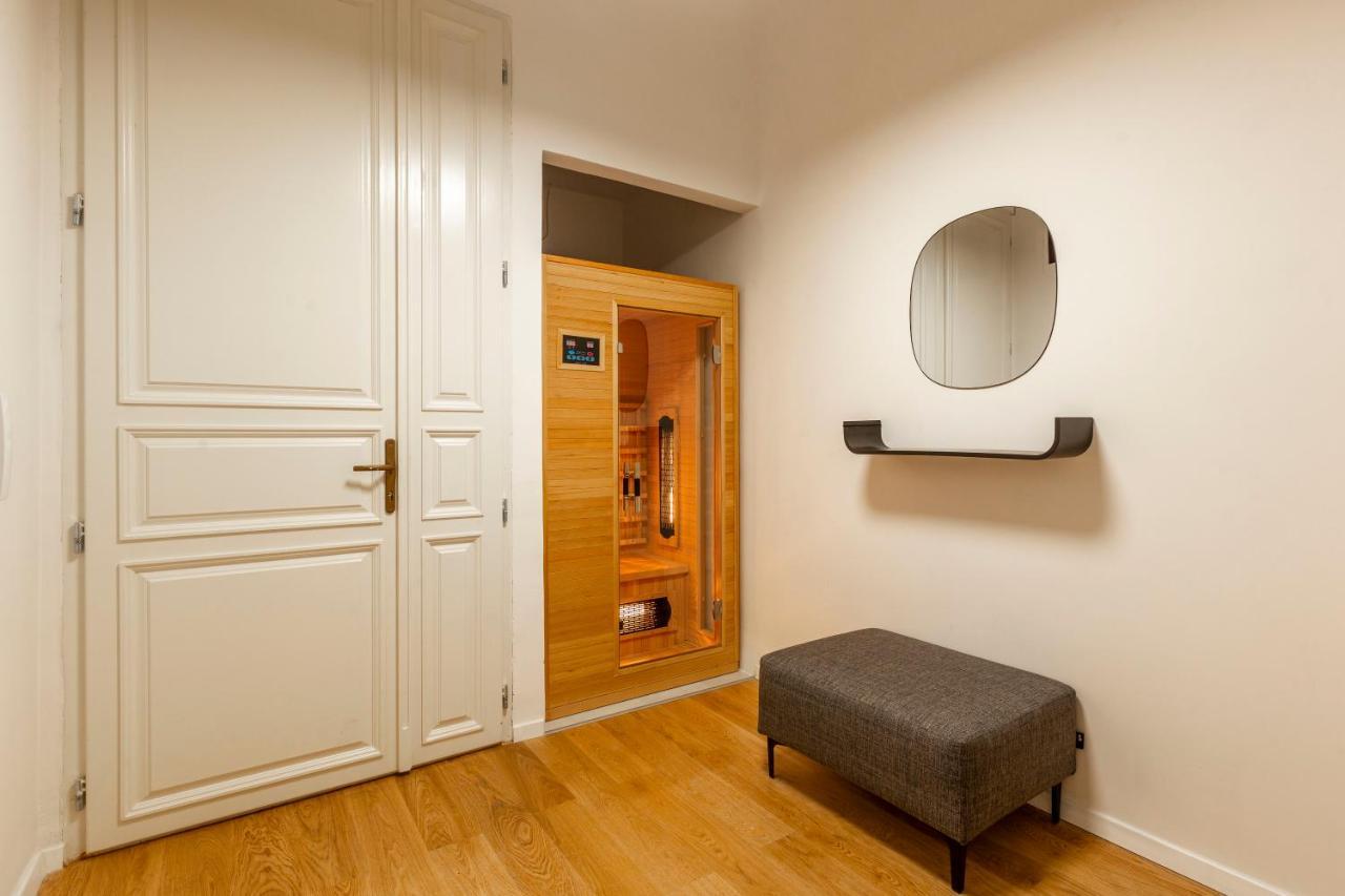 Luxurious Minimalist Residence With Sauna By Prestige Homes Budapest Luaran gambar